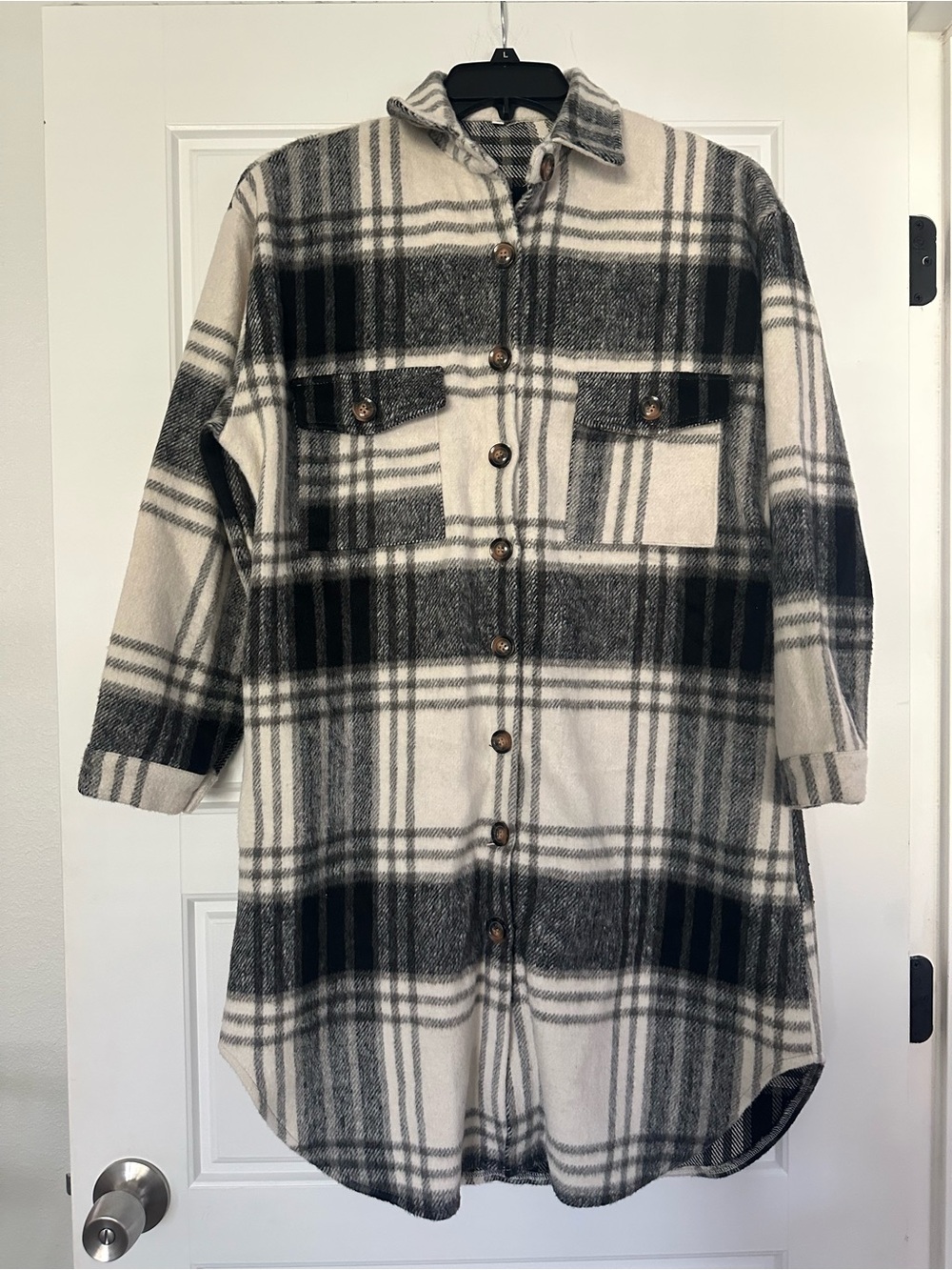 Women's Plaid Brushed Wool Shacket Flap Pocket Lapel Button Down Long